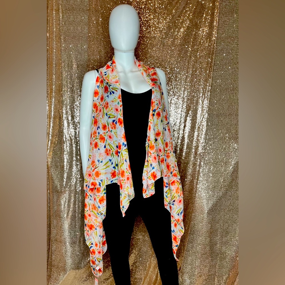 💙Short Sleeve Kimono’s Lightweight fabric.